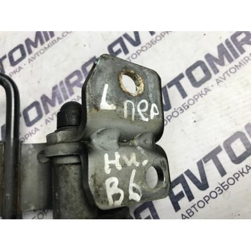 Петля двери передняя левая нижняя VW Passat B6 SN 2005-2010 3C8831411A